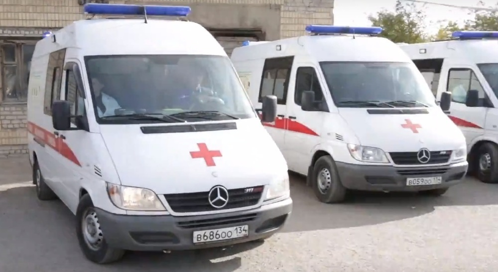 Водитель «десятки» сбил 12-летнего школьника и его бабушку на трассе в Волгоградской области Водитель «десятки» сбил 12-летнего школьника и его бабушку на трассе в Волгоградской области