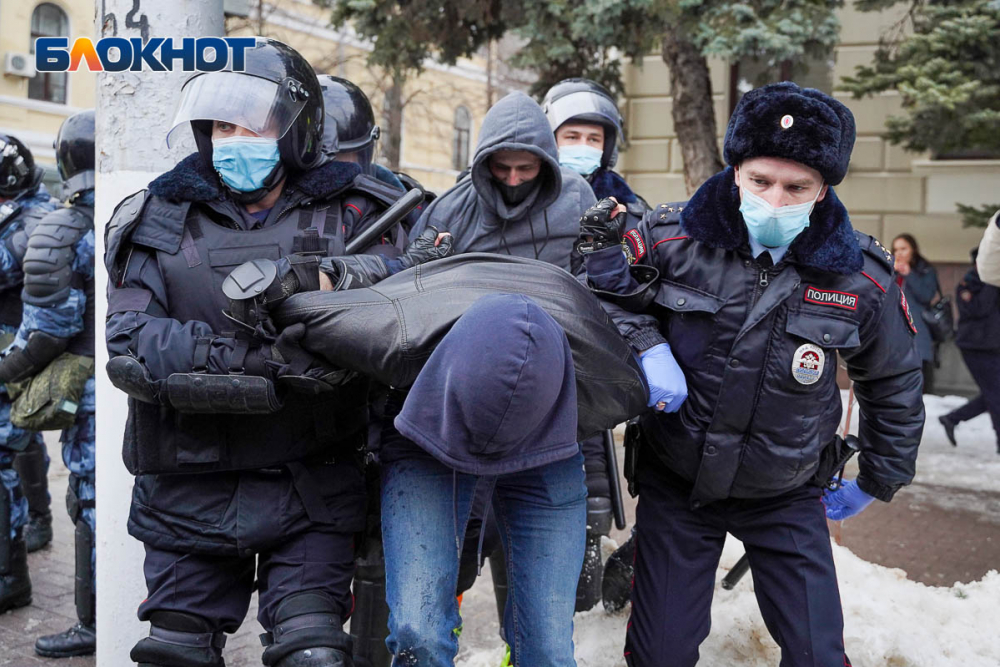 Журналист упал в горящую яму: в Волгограде задержали главного редактора местного СМИ Журналист упал в горящую яму: в Волгограде задержали главного редактора местного СМИ
