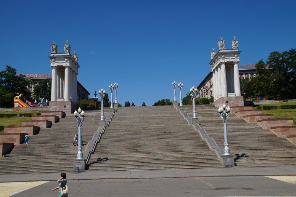 Началась реставрация главной лестницы центральной набережной Волгограда Началась реставрация главной лестницы центральной набережной Волгограда