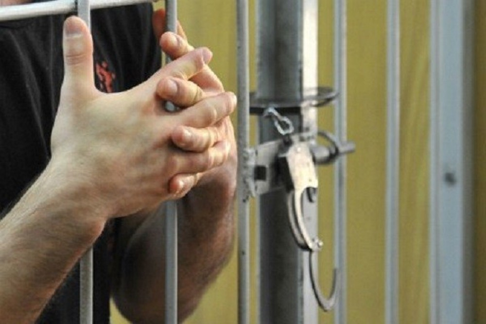 Протащивший по асфальту полицейского водитель приговорен к 1 году колонии-поселения под Волгоградом Протащивший по асфальту полицейского водитель приговорен к 1 году колонии-поселения под Волгоградом