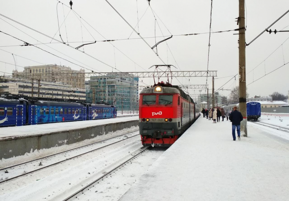 Автобус столкнулся с тепловозом на железнодорожном переезде под Волгоградом: есть пострадавший Автобус столкнулся с тепловозом на железнодорожном переезде под Волгоградом: есть пострадавший