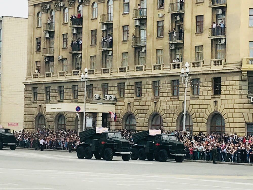 Легендарный Т-34 открыл проезд военной техники на параде в Волгограде Легендарный Т-34 открыл проезд военной техники на параде в Волгограде