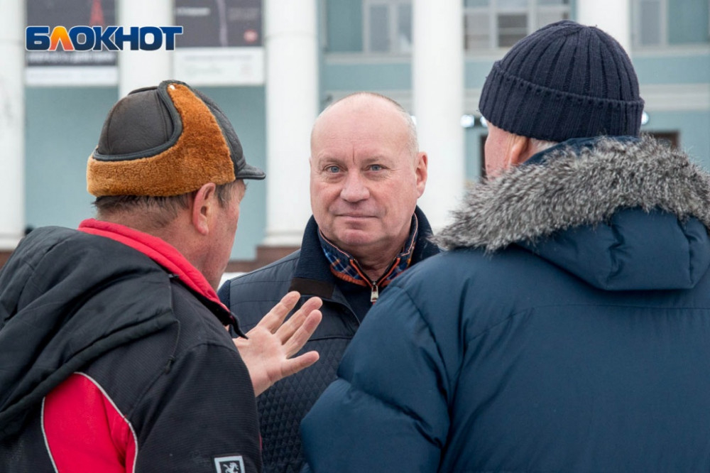 Жители Волгограда считают, что главу города следует привлечь к уголовной ответственности за «заморозку» средств на детский спорт Жители Волгограда считают, что главу города следует привлечь к уголовной ответственности за «заморозку» средств на детский спорт