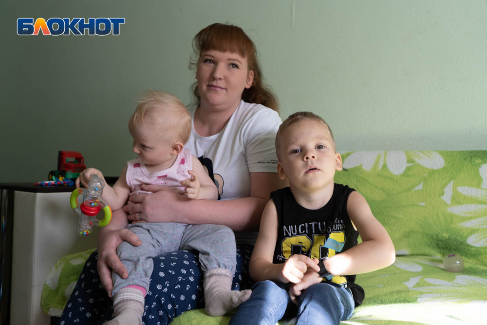 «Скажу честно, мысли об аборте возникали»: сирота из Волгограда одна воспитывает двоих детей на 13 квадратных метрах «Скажу честно, мысли об аборте возникали»: сирота из Волгограда одна воспитывает двоих детей на 13 квадратных метрах