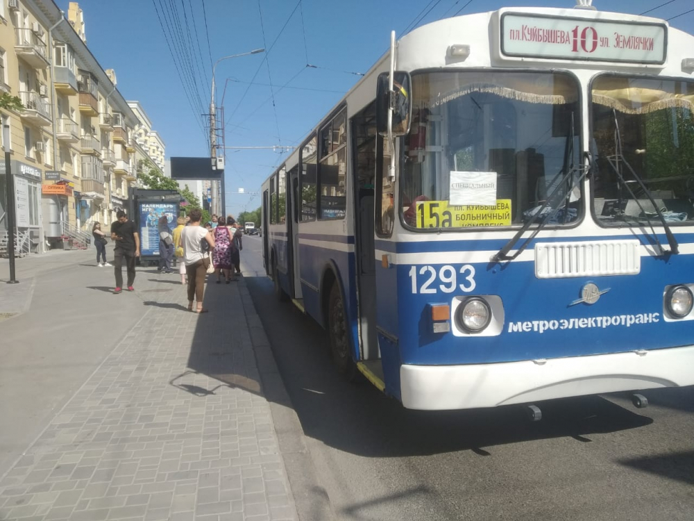 Ремонт Астраханского моста заставил в ручном режиме регулировать работу троллейбусов в Волгограде Ремонт Астраханского моста заставил в ручном режиме регулировать работу троллейбусов в Волгограде