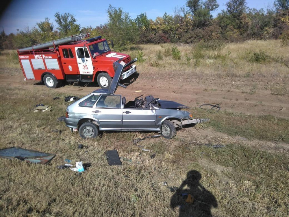 Уснувший за рулем водитель Renault устроил смертельное ДТП под Волгоградом Уснувший за рулем водитель Renault устроил смертельное ДТП под Волгоградом