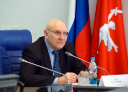 Внесшего более сорока поправок в Конституцию волгоградского профессора вызвали в Москву Внесшего более сорока поправок в Конституцию волгоградского профессора вызвали в Москву