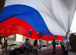 Волгоградская молодежь вынесет на набережную большой российский флаг Волгоградская молодежь вынесет на набережную большой российский флаг