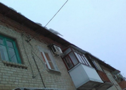 Крыша еще одного многоквартирного дома обрушилась в Волгоградской области Крыша еще одного многоквартирного дома обрушилась в Волгоградской области
