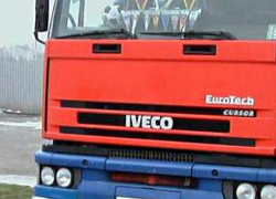 Из-за лихача на фуре Iveco погиб 51-летний водитель Lada Priora под Волгоградом Из-за лихача на фуре Iveco погиб 51-летний водитель Lada Priora под Волгоградом