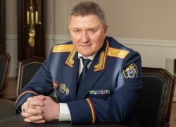 Полковник богаче двух генералов: в Волгограде руководители СКР раскрыли миллионные доходы Полковник богаче двух генералов: в Волгограде руководители СКР раскрыли миллионные доходы