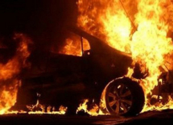 Пироманы спалили Opel Astra и Toyota Corolla на юге Волгограда Пироманы спалили Opel Astra и Toyota Corolla на юге Волгограда