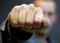 Под Волгоградом дебошир избил жену и обвинил полицейского в насилии Под Волгоградом дебошир избил жену и обвинил полицейского в насилии