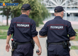 Бездомный устроил резню из-за бутылки воды на остановке в Волгограде Бездомный устроил резню из-за бутылки воды на остановке в Волгограде