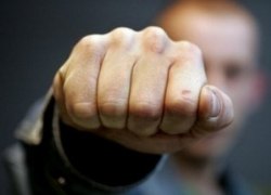 Под Волгоградом дебошир сломал челюсть полицейскому Под Волгоградом дебошир сломал челюсть полицейскому