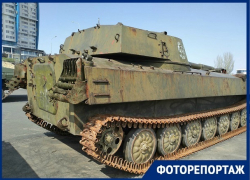 Облезлый парк военной техники возле «Гасителя» в Волгограде показал фотограф Облезлый парк военной техники возле «Гасителя» в Волгограде показал фотограф