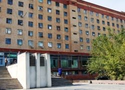 В Волгограде повар университетской столовой опрокинула на себя кипящее масло В Волгограде повар университетской столовой опрокинула на себя кипящее масло