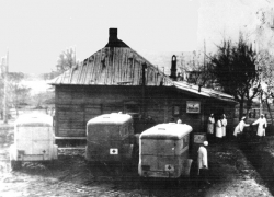 100 лет назад скорая помощь Царицына состояла из двух фельдшерских бригад 100 лет назад скорая помощь Царицына состояла из двух фельдшерских бригад