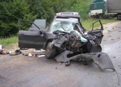 В крупное ДТП попали сразу три автомобиля В крупное ДТП попали сразу три автомобиля