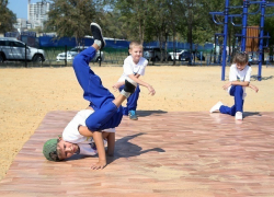 Новую спортплощадку открыли в Дзержинском районе Волгограда Новую спортплощадку открыли в Дзержинском районе Волгограда