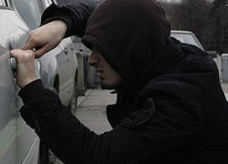 В Волгограде 9-классник угнал автомобиль у соседа В Волгограде 9-классник угнал автомобиль у соседа