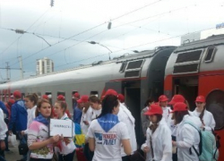 В Волгоград из Санкт-Петербурга прибыли ветераны на «Поезде памяти» В Волгоград из Санкт-Петербурга прибыли ветераны на «Поезде памяти»