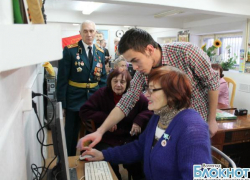В Волгоградском клубе «Сталинград» прошли уроки компьютерной грамотности для пенсионеров В Волгоградском клубе «Сталинград» прошли уроки компьютерной грамотности для пенсионеров
