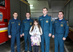 11-летняя школьница спасла себя и собаку из горящей квартиры в Волгограде 11-летняя школьница спасла себя и собаку из горящей квартиры в Волгограде