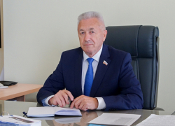 «Собственноручно дезактивировал бомбу и спас героя России»: волгоградцы о назначении Александра Блошкина главным ветераном области «Собственноручно дезактивировал бомбу и спас героя России»: волгоградцы о назначении Александра Блошкина главным ветераном области