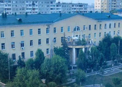 Буйный пациент с подозрением на COVID-19 устроил пожар в больнице №7 в Волгограде Буйный пациент с подозрением на COVID-19 устроил пожар в больнице №7 в Волгограде