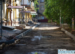 Волгоградские дворы «сломали» бордюрным камнем Волгоградские дворы «сломали» бордюрным камнем