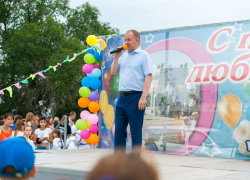 Самый знаменитый историк - бухгалтер Волгограда открыт для поцелуев и подарков Самый знаменитый историк - бухгалтер Волгограда открыт для поцелуев и подарков
