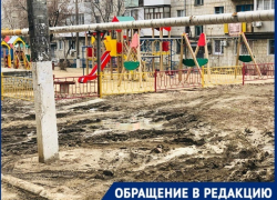 Грязное месиво устроила УК «ЖЭУ на Ангарском» вместо нормальных дорог и парковки Грязное месиво устроила УК «ЖЭУ на Ангарском» вместо нормальных дорог и парковки