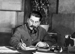 Календарь: 18 января 1942 год – товарищ Сталин наградил орденом завод «Баррикады» Календарь: 18 января 1942 год – товарищ Сталин наградил орденом завод «Баррикады»