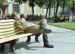 Под Волгоградом военнослужащим изменили распорядок дня из-за жары Под Волгоградом военнослужащим изменили распорядок дня из-за жары