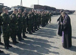 Солдат благословили на службу Родине Солдат благословили на службу Родине