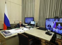 Михаил Мишустин потребовал у волгоградских властей реального отчёта по ситуации с COVID-19 и новых мер борьбы с ним Михаил Мишустин потребовал у волгоградских властей реального отчёта по ситуации с COVID-19 и новых мер борьбы с ним
