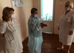 В Волгограде «Единая Россия» попиарилась на брошенном в фекалиях мальчике из больницы В Волгограде «Единая Россия» попиарилась на брошенном в фекалиях мальчике из больницы