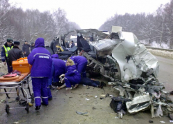 Крупное ДТП под Волгоградом: 3 погибли, 3 пострадали Крупное ДТП под Волгоградом: 3 погибли, 3 пострадали