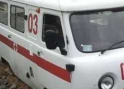 В весенней грязи Волгограда застряла «скорая», спешащая на вызов В весенней грязи Волгограда застряла «скорая», спешащая на вызов