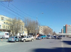 23-летняя волгоградка устроила ДТП в центре города 23-летняя волгоградка устроила ДТП в центре города