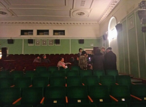Запуганные чиновниками волгоградцы дали добро на возможный снос гостиницы «Октябрьская» Запуганные чиновниками волгоградцы дали добро на возможный снос гостиницы «Октябрьская»