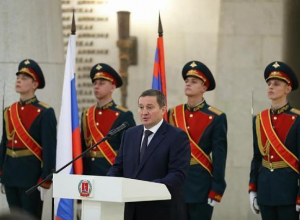 Лучшими строителями региона Андрей Бочаров признал нарушителей закона Лучшими строителями региона Андрей Бочаров признал нарушителей закона