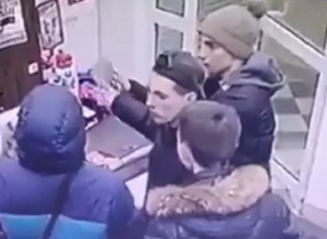 В Волгограде подростки нашли способ отпраздновать Новый год за чужой счет В Волгограде подростки нашли способ отпраздновать Новый год за чужой счет