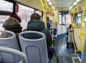 55-летняя жительница Волгограда выпала на проезжую часть из автобуса «Питеравто» 55-летняя жительница Волгограда выпала на проезжую часть из автобуса «Питеравто»