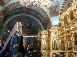 Губернатор Андрей Бочаров привел чиновников в храм Губернатор Андрей Бочаров привел чиновников в храм