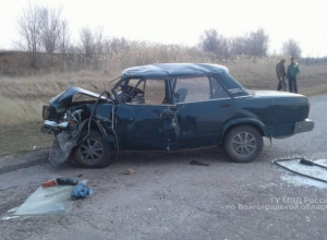 Четыре человека пострадали в аварии под Волгоградом Четыре человека пострадали в аварии под Волгоградом