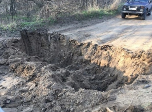 Волгоградцам запретили заезжать на ерик Верблюд Волгоградцам запретили заезжать на ерик Верблюд