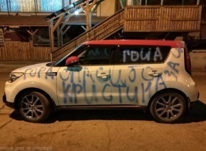 После родов жены волжанин изрисовал свою Kia Soul После родов жены волжанин изрисовал свою Kia Soul