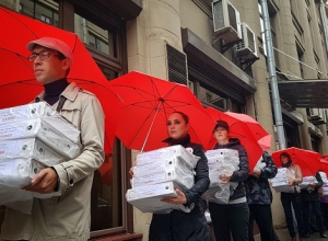 Подписи волгоградцев за отмену пенсионной реформы переданы в Москву Подписи волгоградцев за отмену пенсионной реформы переданы в Москву